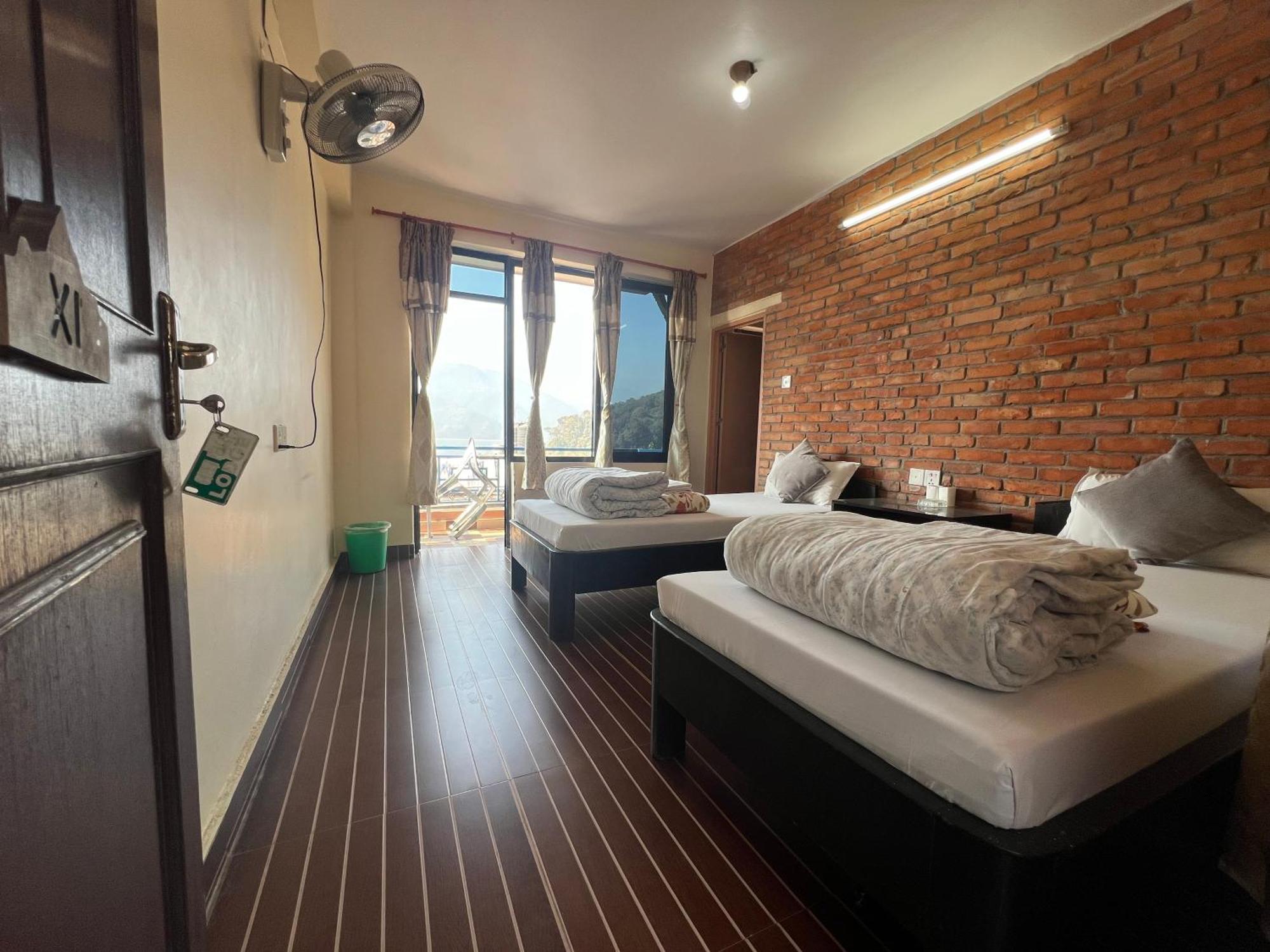 Little Pilgrim Family Lodge Pokhara Bagian luar foto