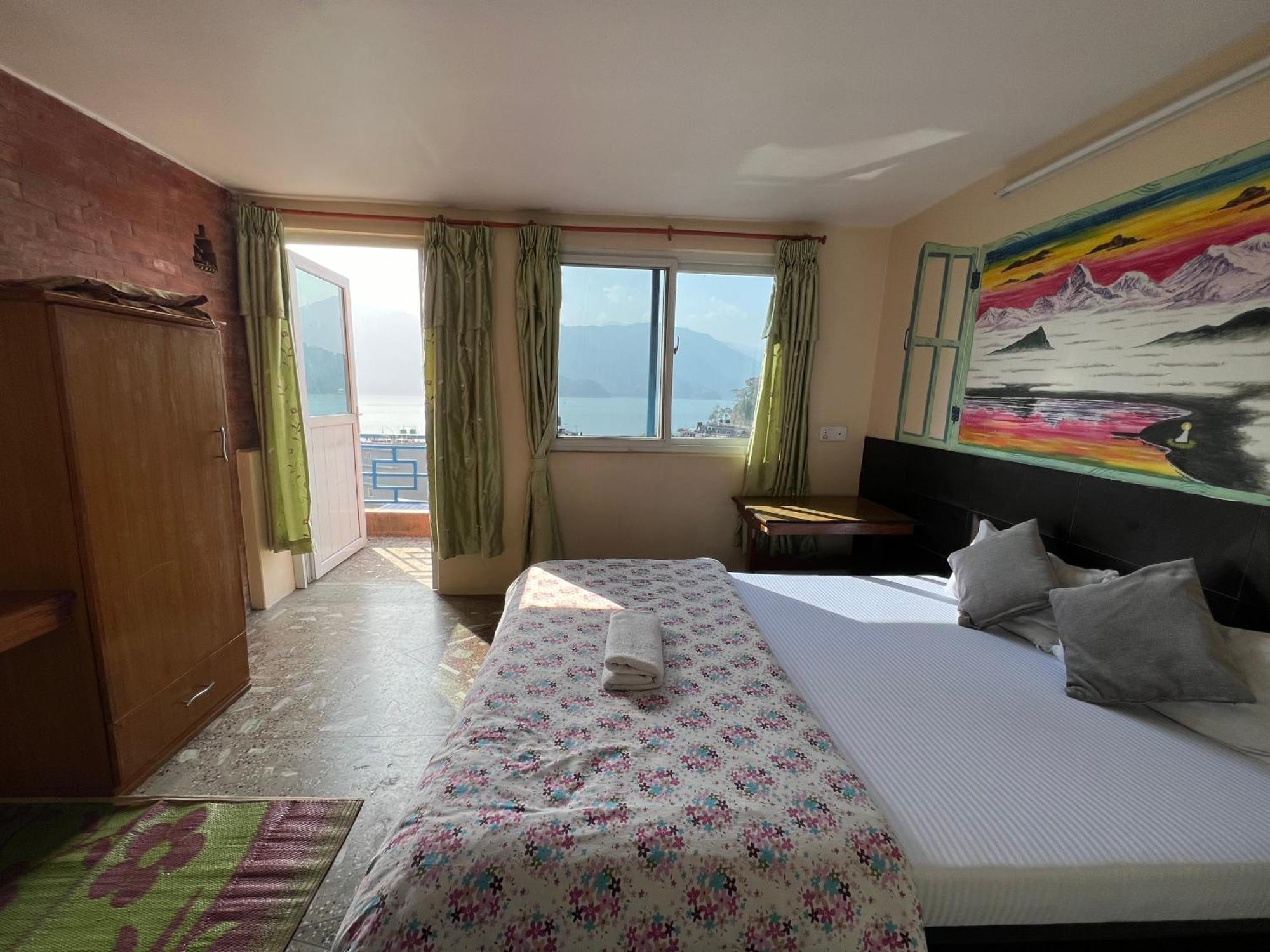 Little Pilgrim Family Lodge Pokhara Bagian luar foto